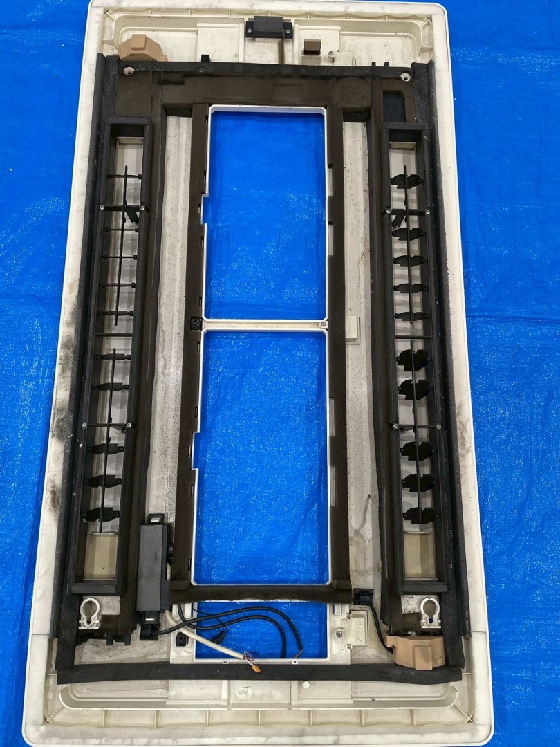 エアコンフィルター清掃前の汚れ