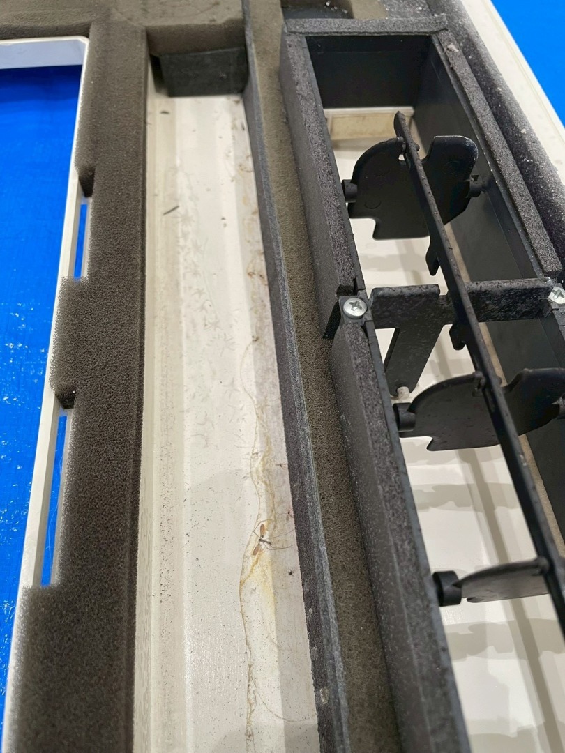 エアコン内部フィルターのホコリ付着