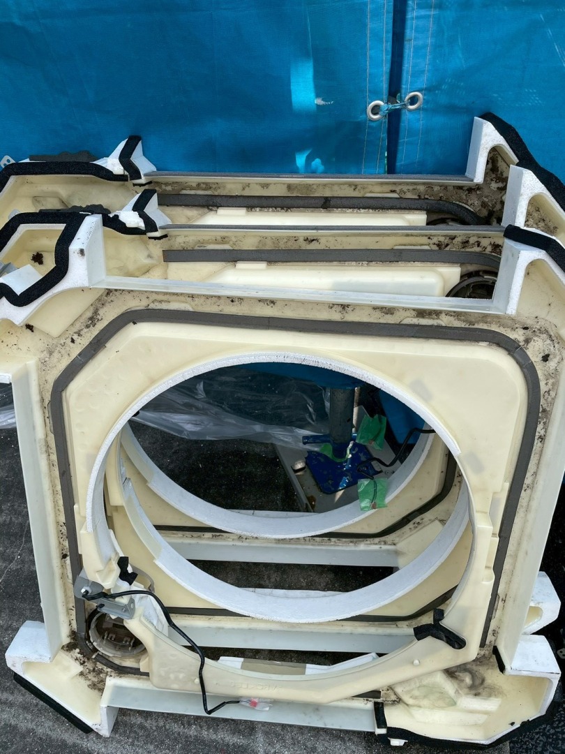 エアコン内部カバーの汚れ