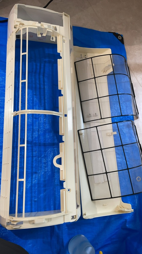 エアコン内部カバーの洗浄後