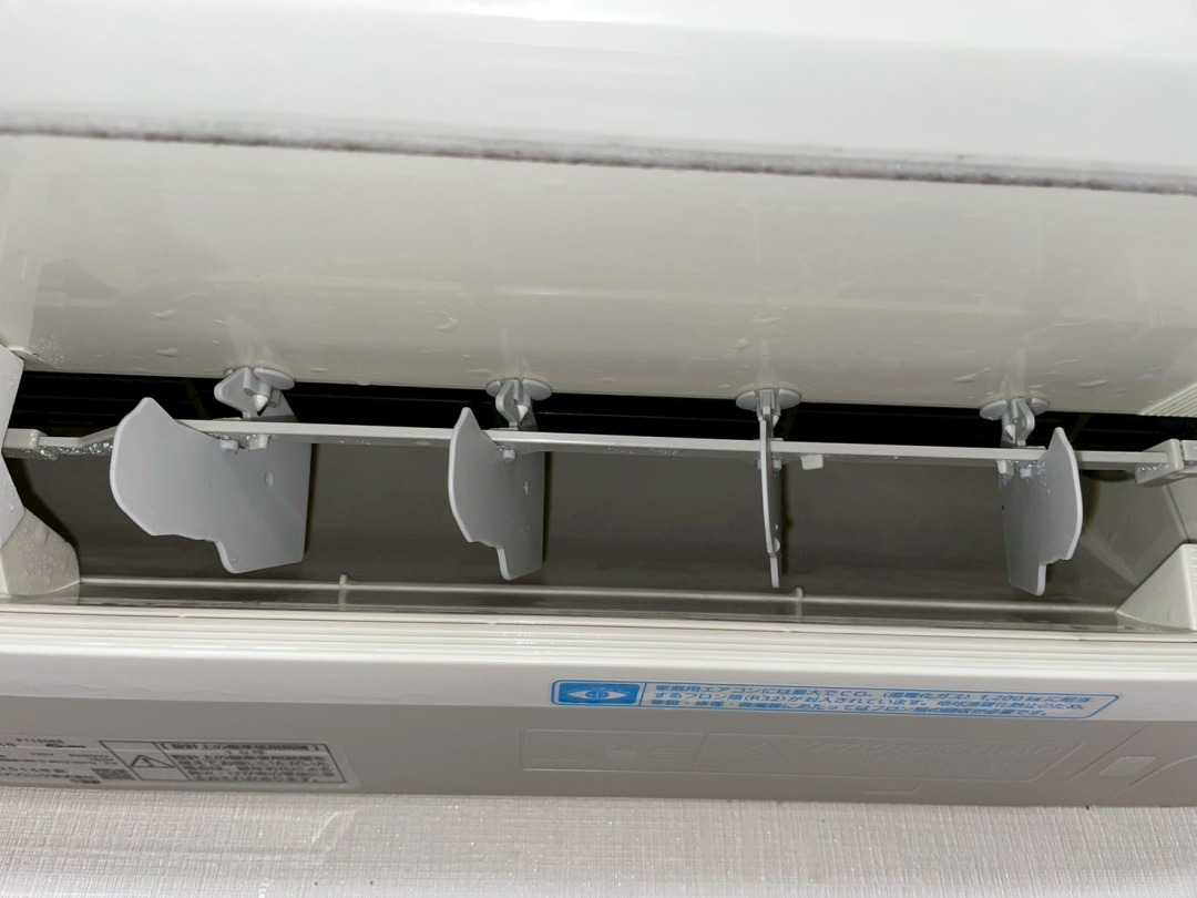 エアコン分解洗浄後の組み戻し前状態