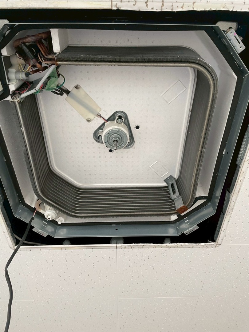 エアコン分解洗浄の施工記録写真