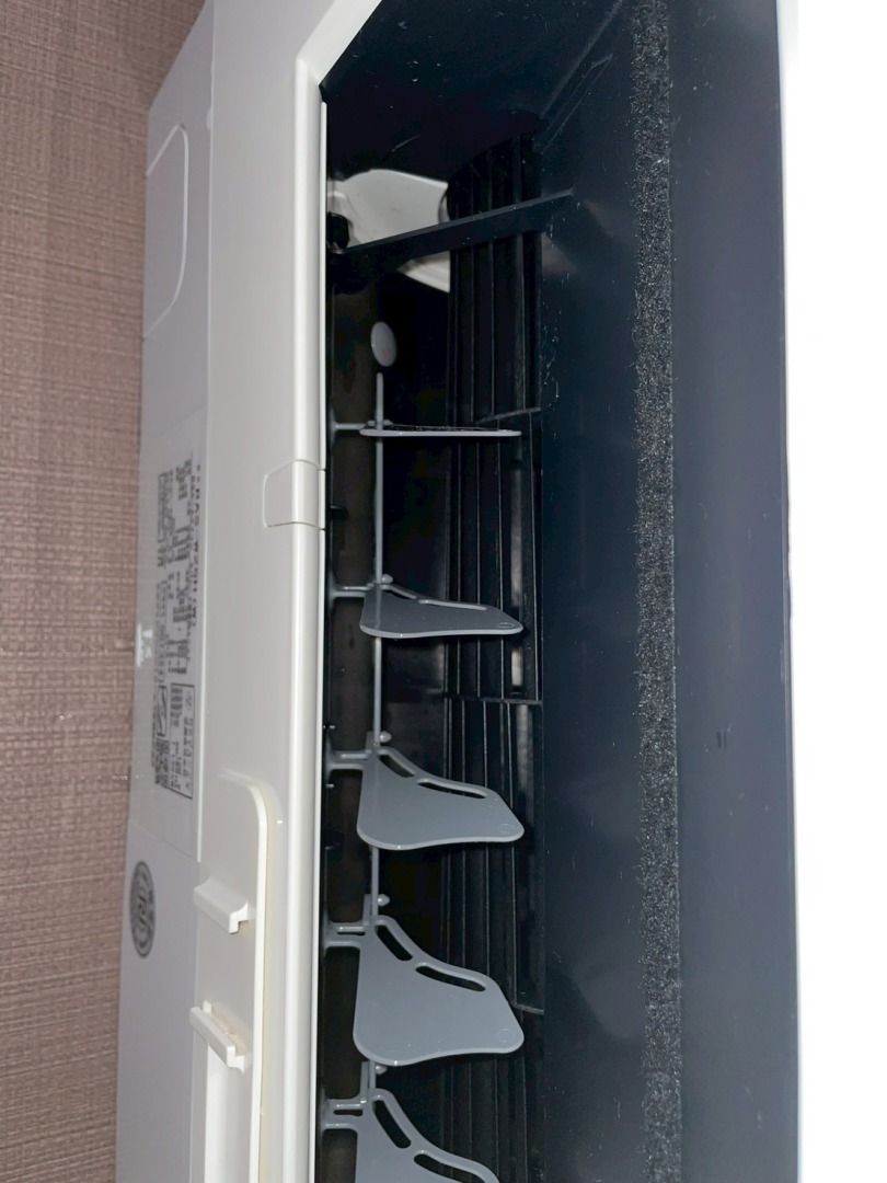 エアコンクリーニング後の清潔な内部